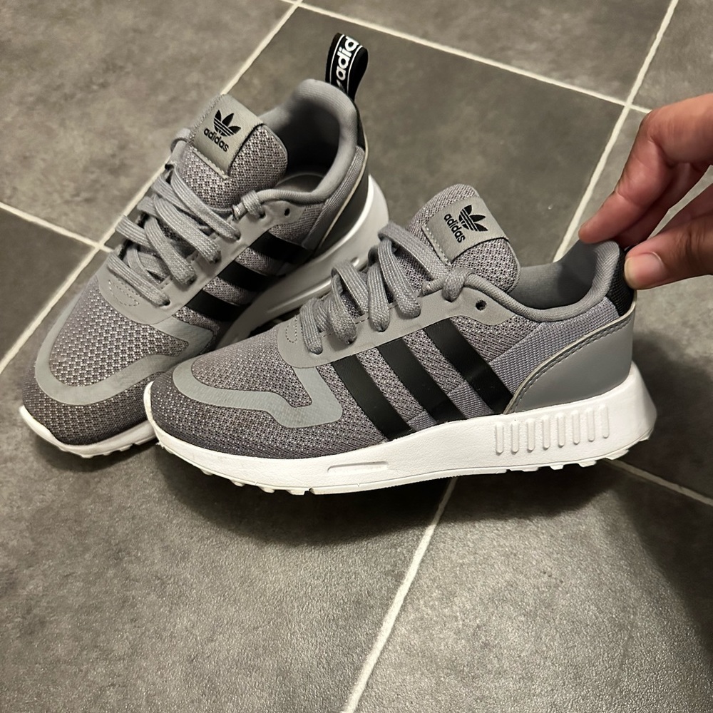 Like New little boys Adidas